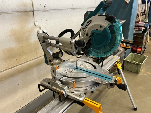 Makita Slide Compound Miter Saw Blue, 260 mm